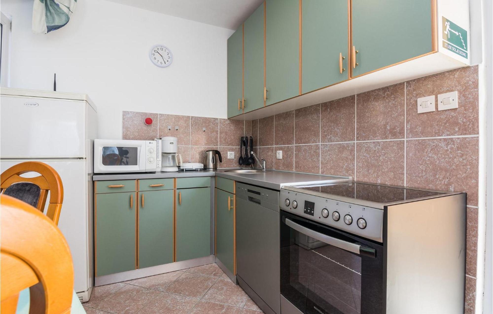 Beautiful Apartment In Privlaka With Kitchen Екстериор снимка