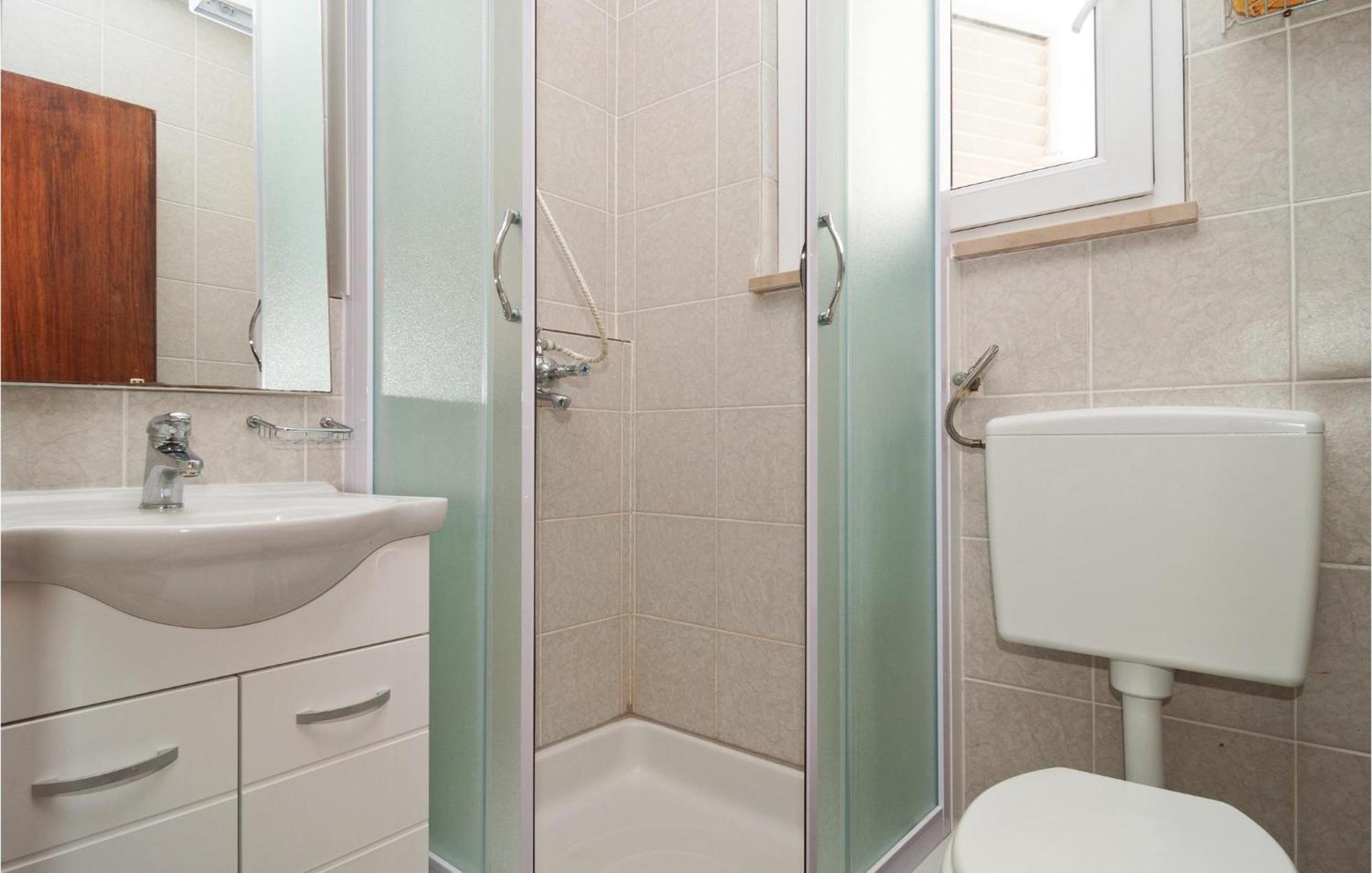 Beautiful Apartment In Privlaka With Kitchen Екстериор снимка
